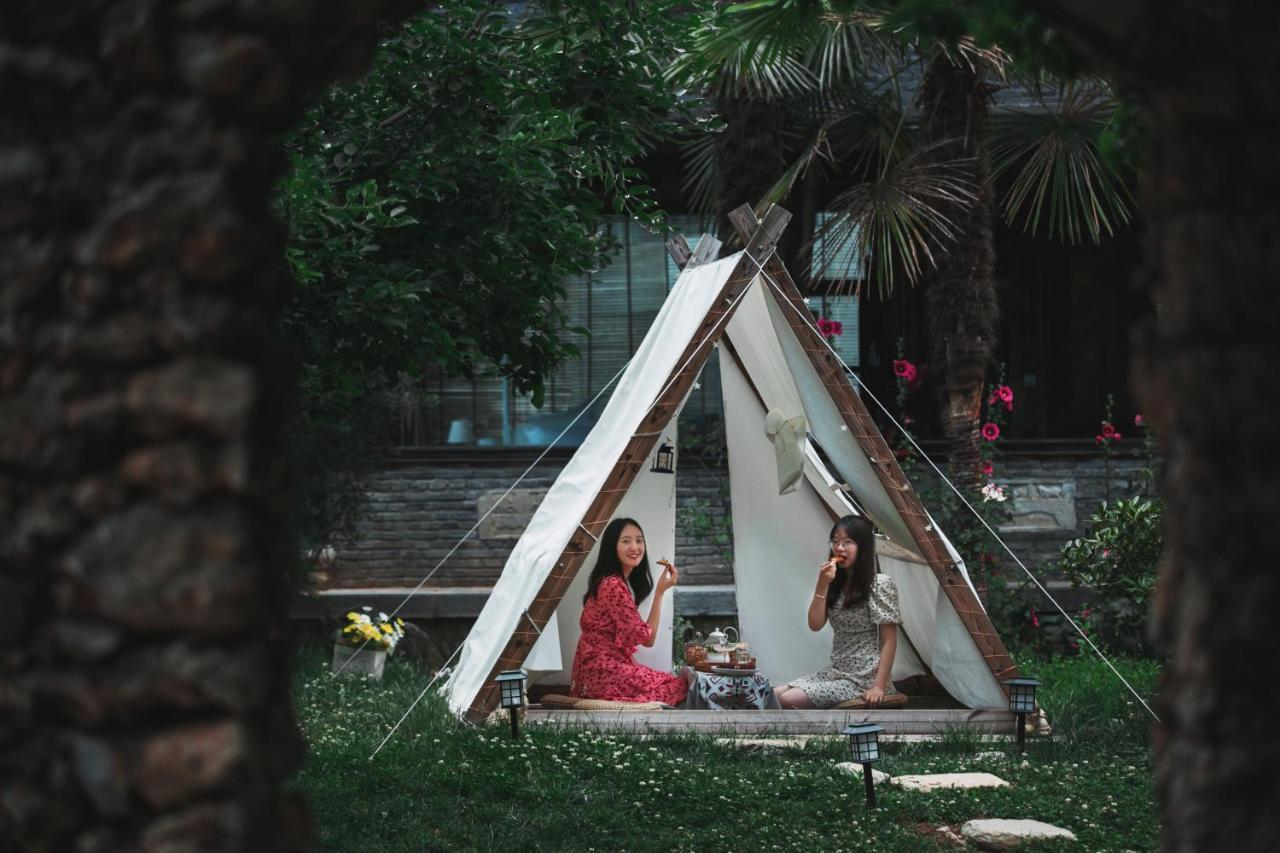 Adonis Inn Lijiang Лиджанг Екстериор снимка